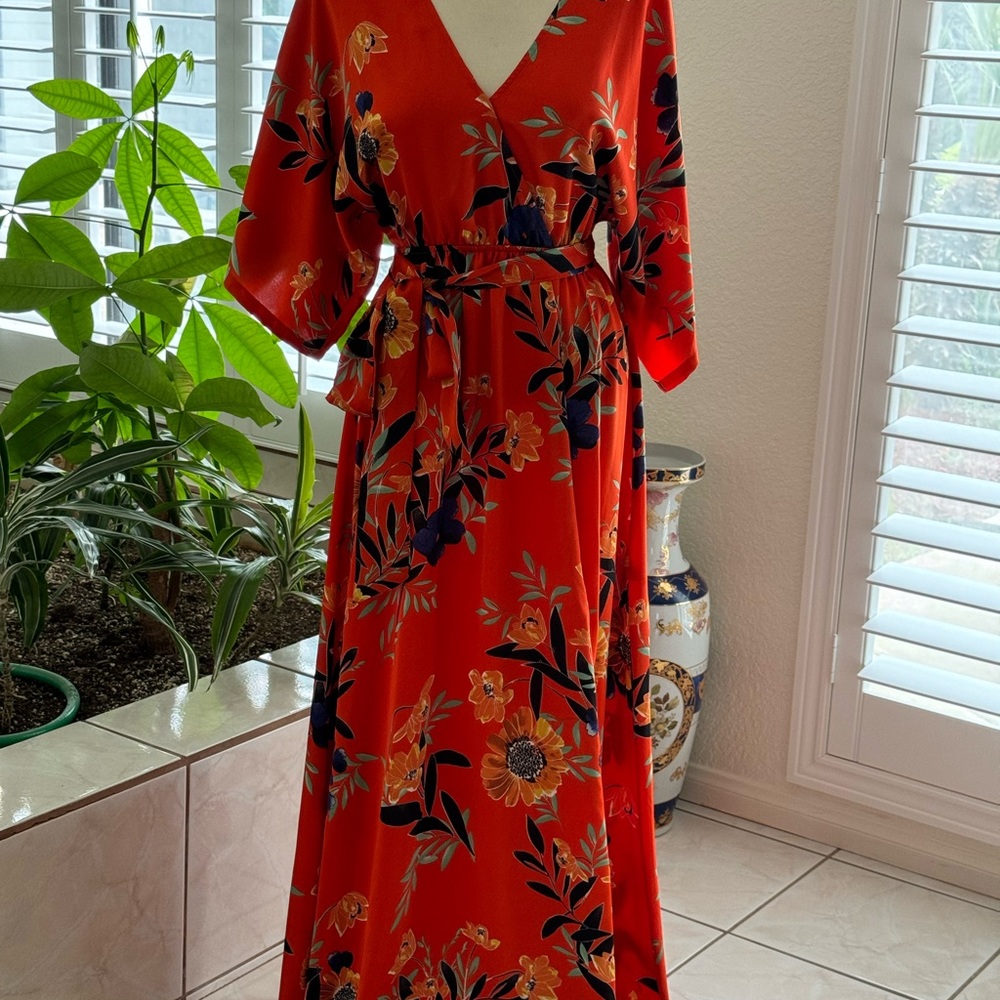LILYFUL MAXI DRESS NEW WITH TAG
